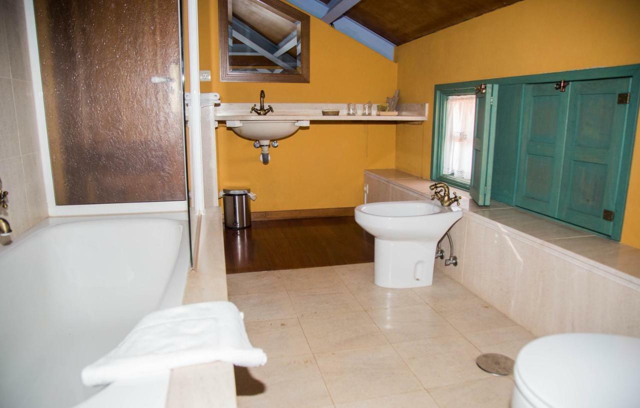 Casa Don Din Guest House Cruces Exterior photo